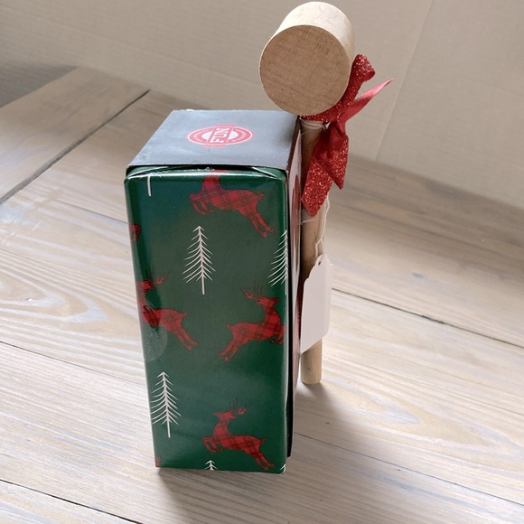 GIFT SET Silicone Pot Holders Lobster Claws with Crab Mallet in Gift Wrapped Box - Picture 5 of 13